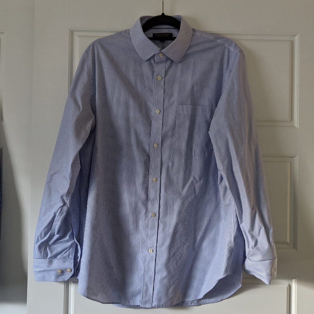 Banana Republic Non-Iron Classic Fit Button Up L